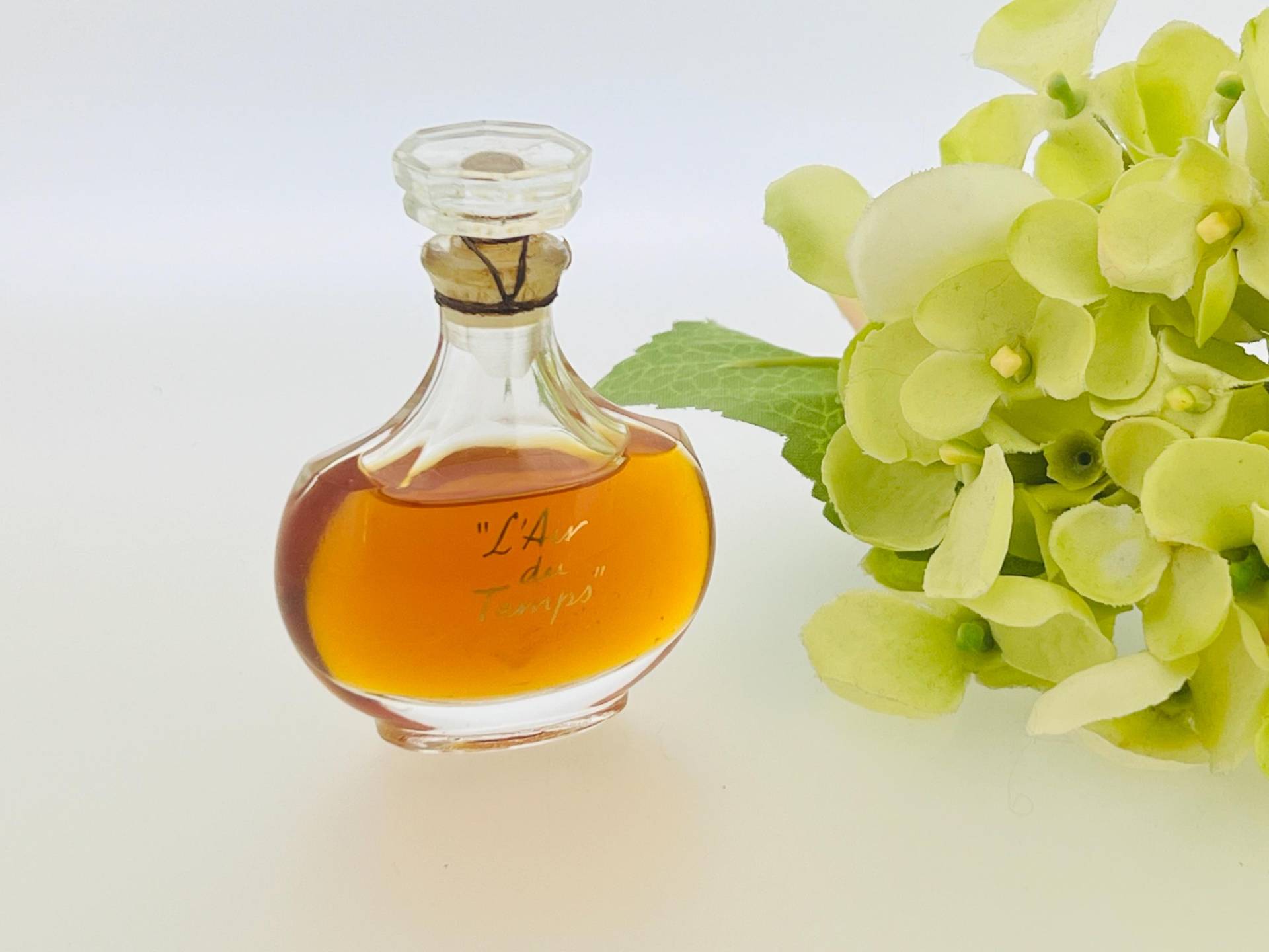L'air Du Temps Nina Ricci 1948 Parfum Extrait 15 Ml L'air Du Temps Nina Ricci 1948 Parfum Extrait 15 Ml von VintagePerfumeShop