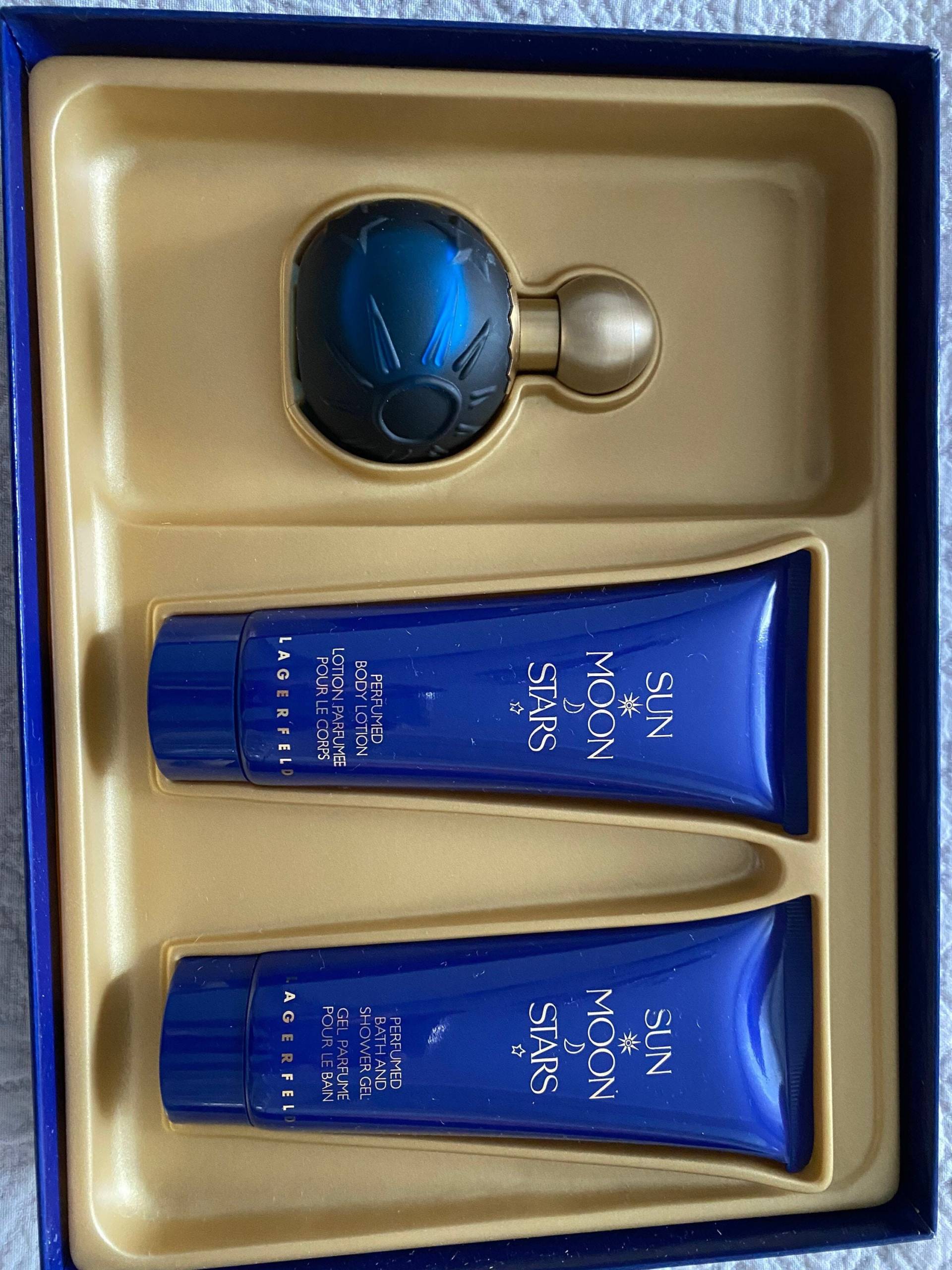 Sonne Mond Sterne Lagerfeld | 1994 Eau De Toilette 50 Ml + Body Lotion 100 Duschgel Sonne Mond Sterne Lagerfeld | 1994 Eau De Toilette 50 Ml + Body Lotion 100 Duschgel von VintagePerfumeShop