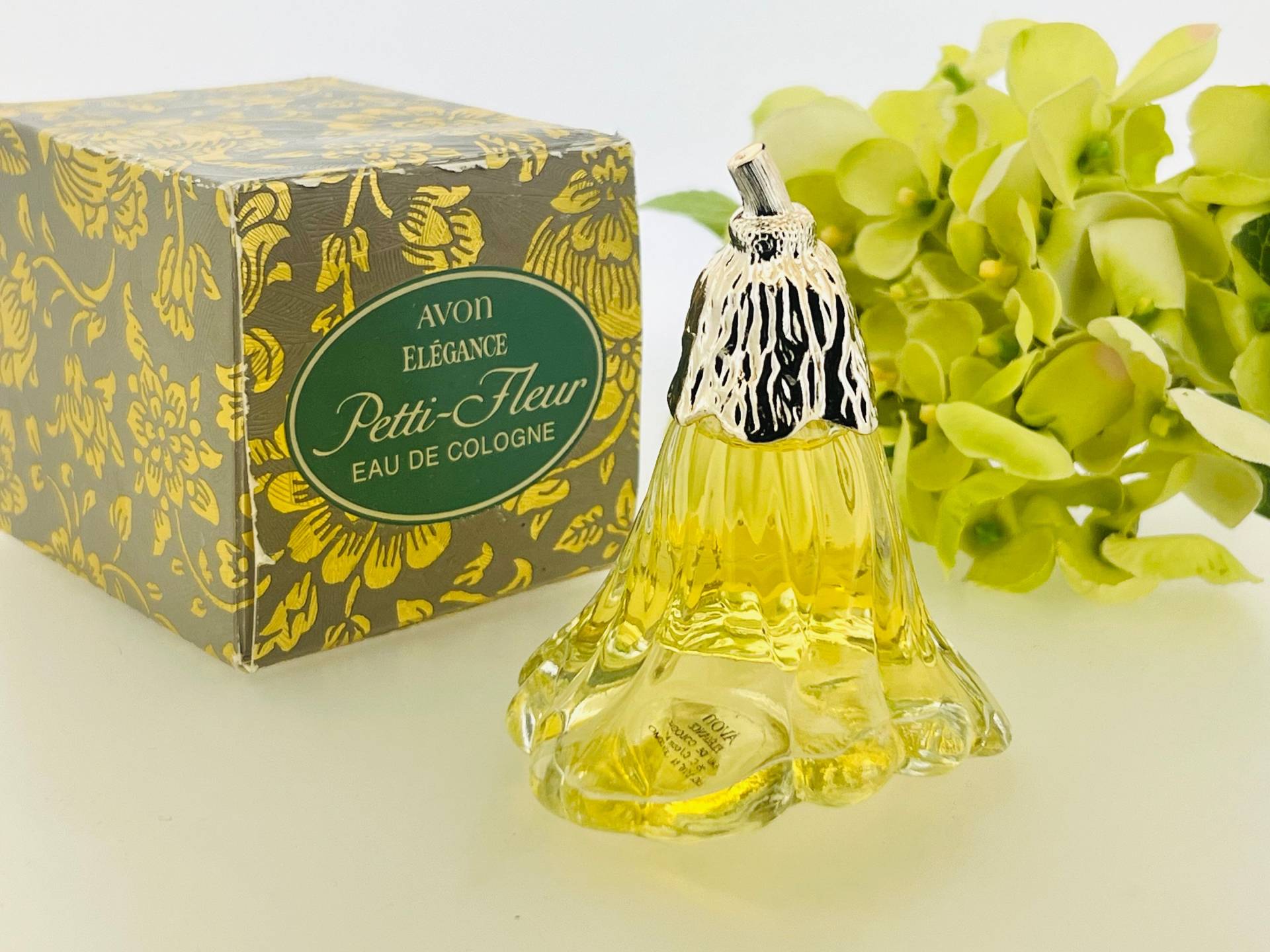 Vintage Elégance Petti-Fleur Von Avon | Eau De Cologne | 1969 30 Ml von VintagePerfumeShop