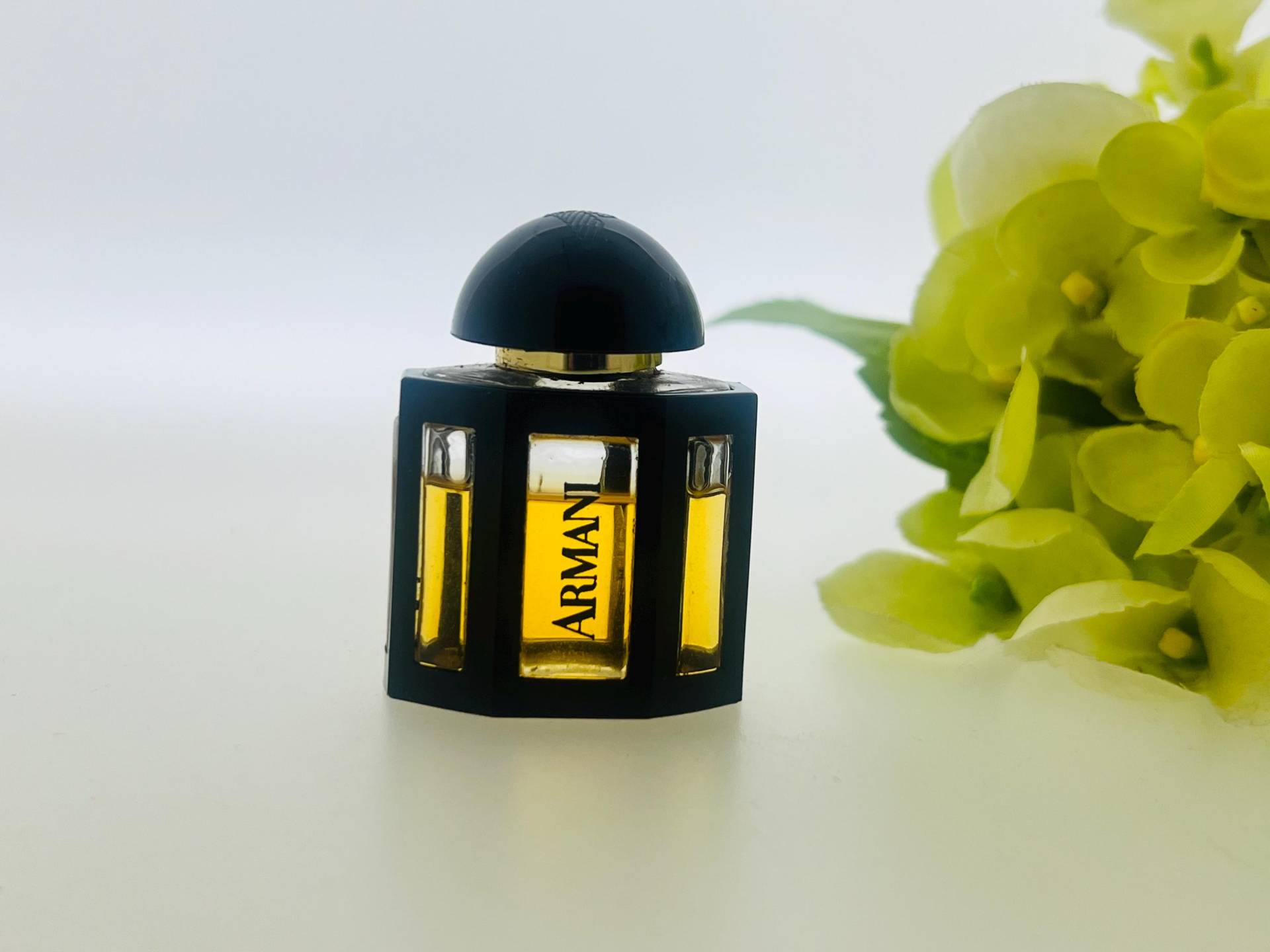 Vintage Miniatur Armani, Giorgio Armani Klassic 1982 Parfum Extrait 7, 5 Ml Vintage Miniatur Armani, Giorgio Armani Klassic 1982 Parfum Extrait 7, 5 Ml von VintagePerfumeShop