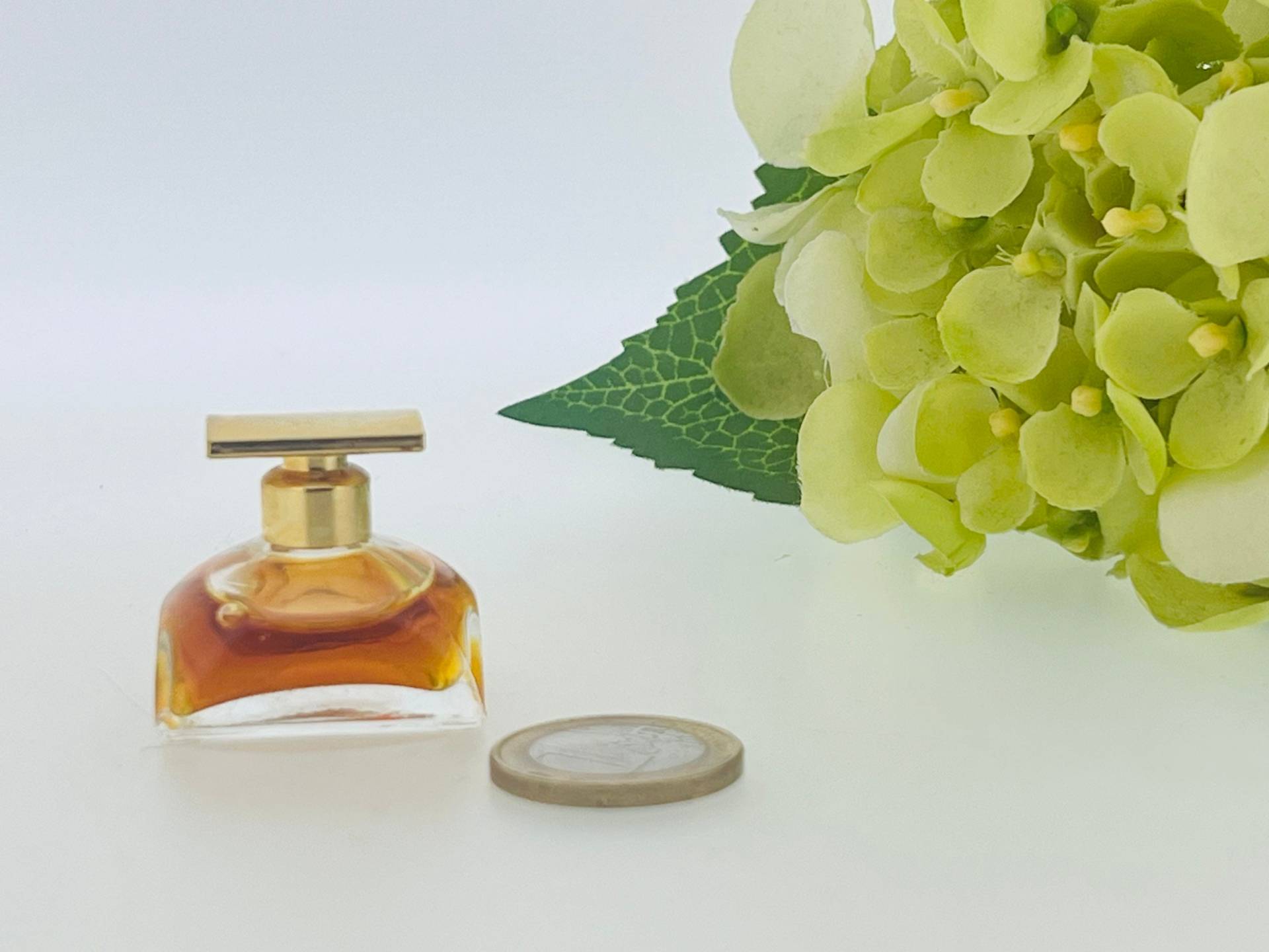 Vintage Miniatur Spellbound, Estēe Lauder 1991 Parfum 3, 5 Ml von VintagePerfumeShop