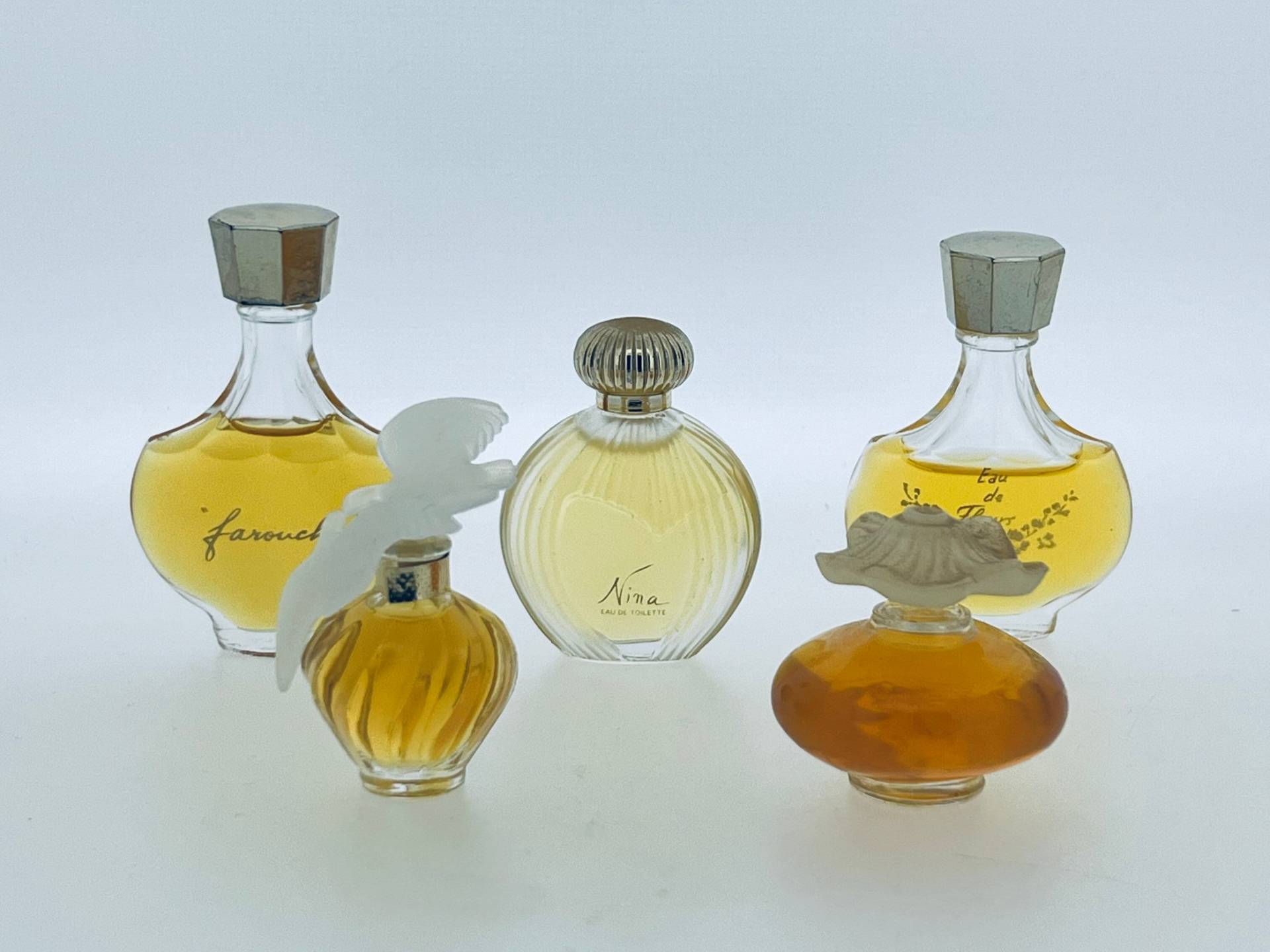 Vintage Set 5 Miniatur Nina Ricci, Fleur De Fleurs, Farouche, Nina, L'air Du Temps, Eau Toilette Mini Ml Vintage Set 5 Miniatur Nina Ricci, Fleur De Fleurs, Farouche, Nina, L'air Du Temps, Eau Toilette Mini Ml von VintagePerfumeShop