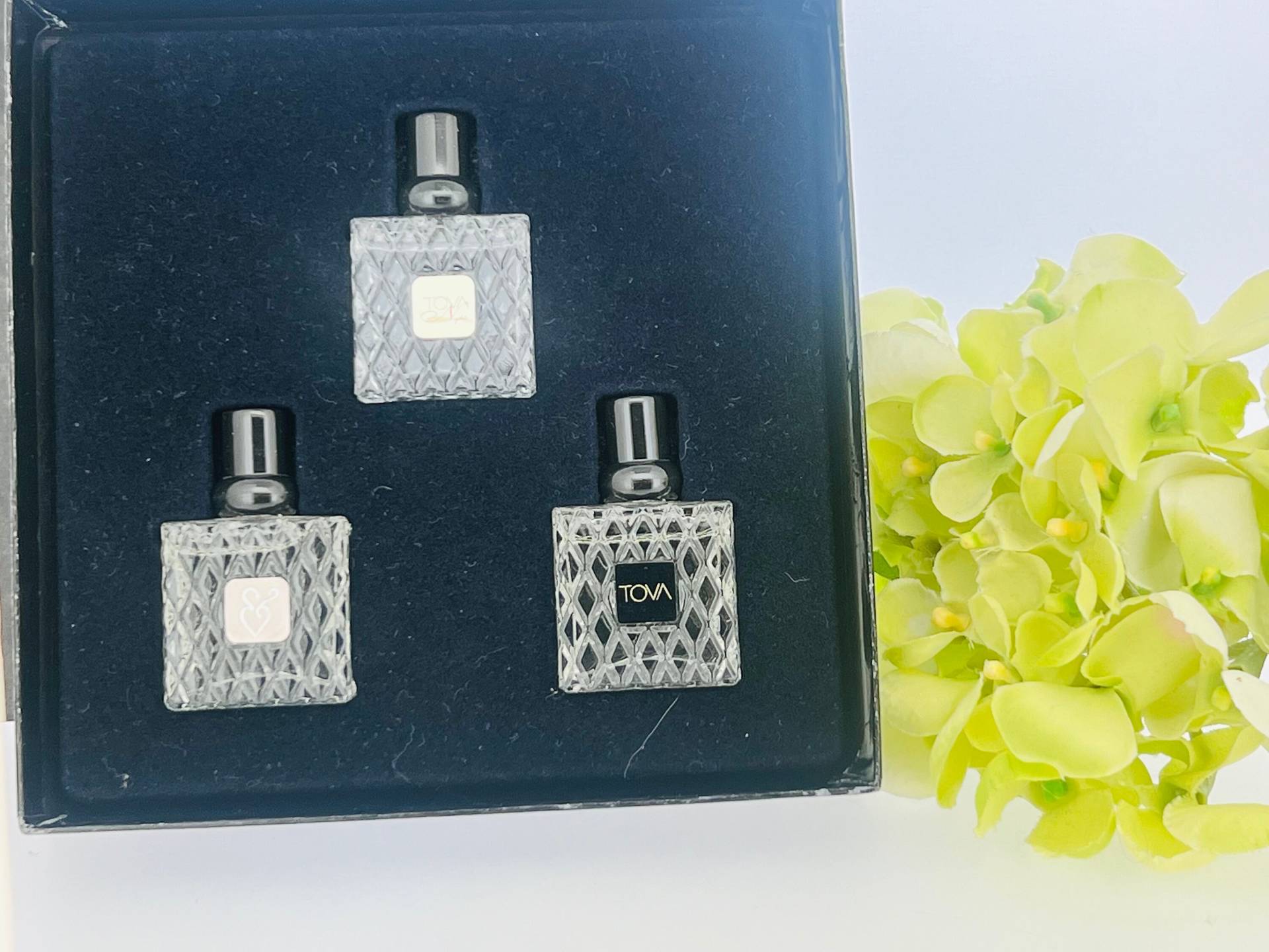 Vintage Tova Beverver Hills Set Nights, Body, Mind & Spirit 4 Ml Miniatur Vintage Tova Beverver Hills Set Nights, Body, Mind & Spirit 4 Ml Miniatur von VintagePerfumeShop