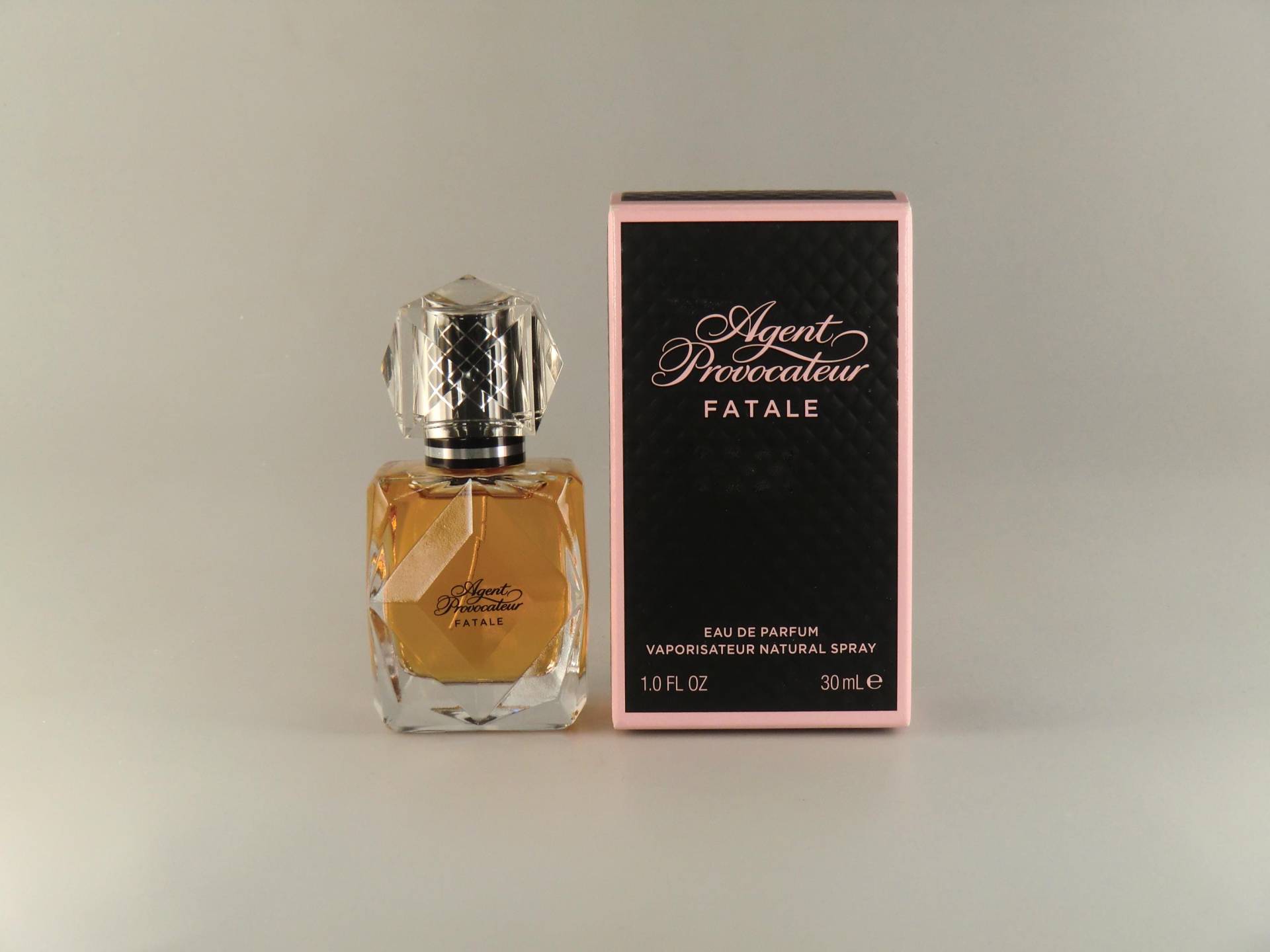 Mittel Provocatiere Fatale Eau De Parfum 1 Fl.oz./30Ml Mittel Provocatiere Fatale Eau De Parfum 1 Fl.oz./30Ml von VintageRetroEu