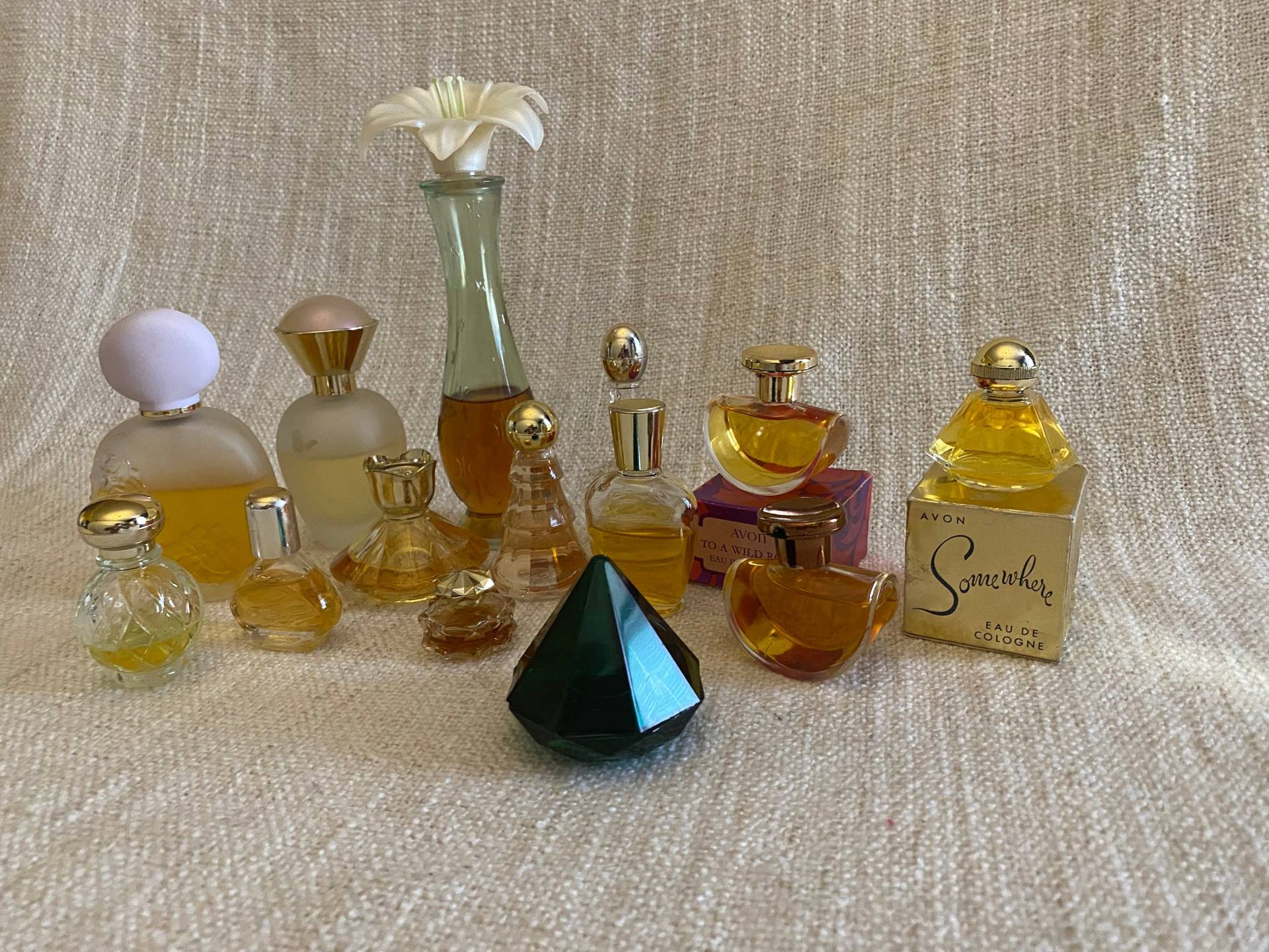 Bottles Set-17 Avon Empty Perfume Bottles, Collection Set Bottles Set-17 Avon Empty Perfume Bottles, Collection Set von VintageStyleShopDE