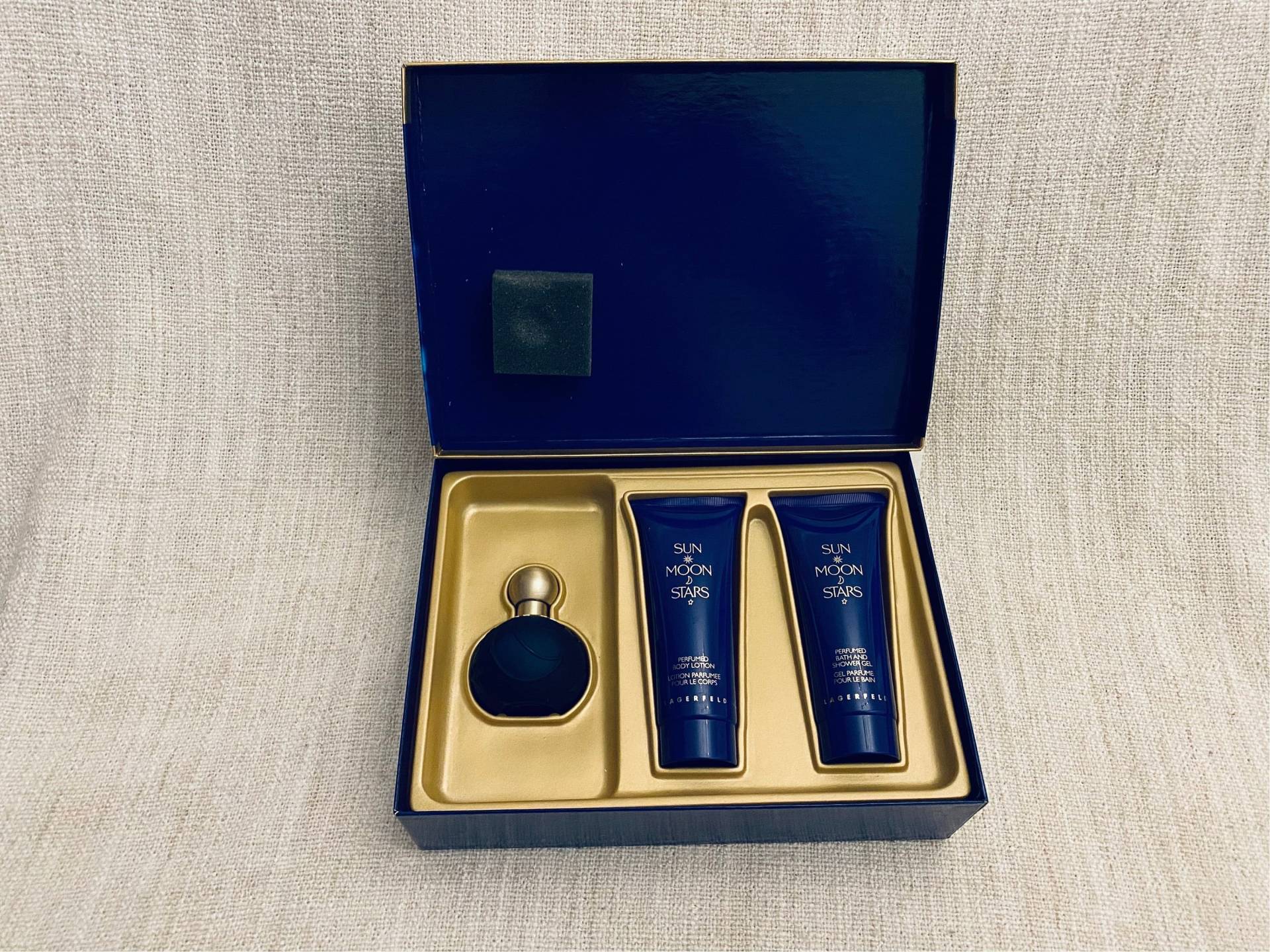 Vintage Set, Sun Moon Stars, Karl Lagerfeld 1994 Eau De Toilette, Shower Gel, Body Lotion Vintage Set, Sun Moon Stars, Karl Lagerfeld 1994 Eau De Toilette, Shower Gel, Body Lotion von VintageStyleShopDE