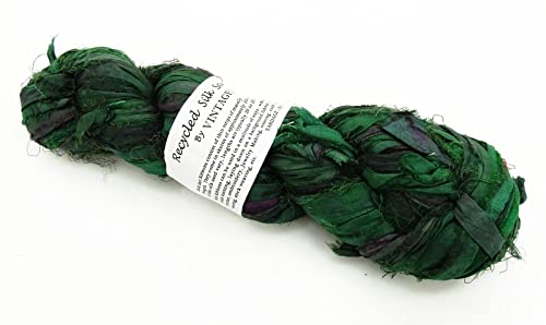 100g Recycled Sari Silk Ribbon Garn, Schmuck machen Trim - Dark Green Mix von VintageandYou