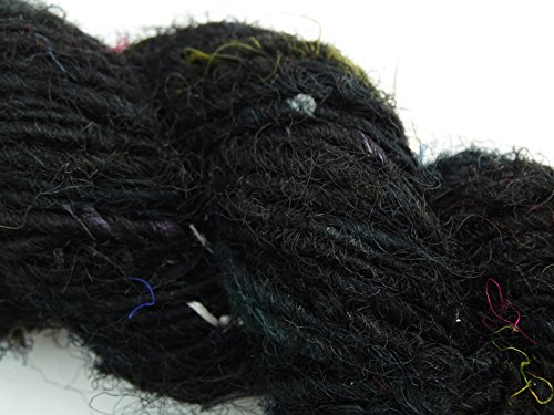 100 Gramm Recycled Soft Sari Seidengarn Handgesponnene schwarze weiche Garne 1 Strang 100 Gramm Recycled Soft Sari Seidengarn Handgesponnene schwarze weiche Garne 1 Strang von Vintageandyou