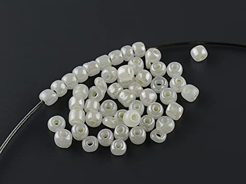 Rocailles Perlen in zartem Perlmutt, 4 mm 22 Gramm von Vintageparts zum Schmuck selber Machen von Vintageparts FACHHANDEL FÜR SCHMUCKZUBEHÖR