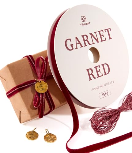 Vitalizart Rotes Samtband 0,95 cm x 13,7 m mit Schnur & Metallanhängern, Durchgehender Burgunderroter Stoff für Weihnachtsgeschenkverpackungen, Schleifen, Baumschmuck, Festtagsdekoration von Vitalizart