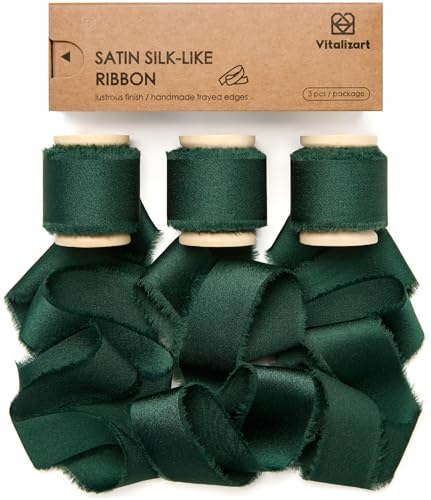Vitalizart Satin Schleifenband Dunkelgrün 2,5 cm x 13,7 m Hölzerne Spule, Handgefertigtes Ausgefranstes Geschenkband für Geschenk Verpacken Hochzeit Brautsträuße Urlaub Dekor von Vitalizart