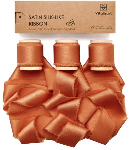 Vitalizart Satin Schleifenband Terrakotta 2,5 cm x 13,7 m Hölzerne Spule, Handgefertigtes Ausgefranstes Geschenkband für Geschenk Verpacken Hochzeit Brautsträuße Urlaub Dekor von Vitalizart