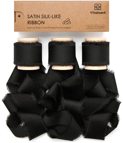 Vitalizart Schwarzes Satin Schleifenband 2,5 cm x 13,7 m Hölzerne Spule, Handgefertigtes Ausgefranstes Geschenkband für Geschenk Verpacken Hochzeit Brautsträuße Urlaub Dekor von Vitalizart