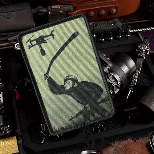 Evolution Orang-Utan-Drohnen-Patch, 1 Stück, lustiger Meme-Aufnäher, taktischer Militär-Moral-Patch mit Hakenverschluss, niedliche Applikation, Zubehör für Rucksäcke, Westen, Jacken, Jeans, Hüte Evolution Orang-Utan-Drohnen-Patch, 1 Stück, lustiger Meme-Aufnäher, taktischer Militär-Moral-Patch mit Hakenverschluss, niedliche Applikation, Zubehör für Rucksäcke, Westen, Jacken, Jeans, Hüte von Viusneun