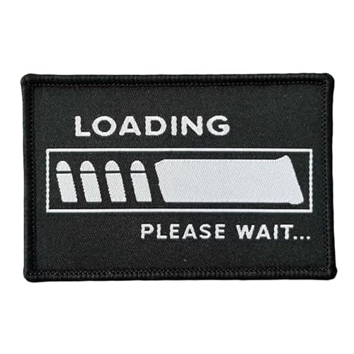 Lustige Motto-Aufnäher, Aufschrift "Loading Please Wait", Militär, taktisches Moralabzeichen, Haken und Schlaufe zum Aufnähen für Kleidung, Kleid, Hut, Rucksäcke Lustige Motto-Aufnäher, Aufschrift "Loading Please Wait", Militär, taktisches Moralabzeichen, Haken und Schlaufe zum Aufnähen für Kleidung, Kleid, Hut, Rucksäcke von Viusneun