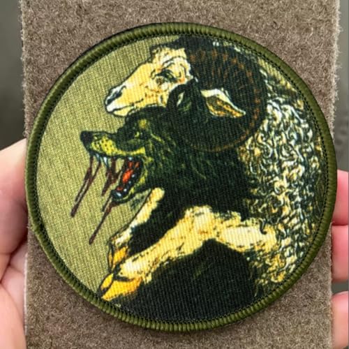Wolf im Schafskleidungsaufnäher - Lustige Meme Patches, Militär Taktischer Moral Patch mit Klettverschluss, Tier-Patches für Rucksäcke, Militäruniformen, Jeans, Jacken, Westen, Hüte & mehr Wolf im Schafskleidungsaufnäher - Lustige Meme Patches, Militär Taktischer Moral Patch mit Klettverschluss, Tier-Patches für Rucksäcke, Militäruniformen, Jeans, Jacken, Westen, Hüte & mehr von Viusneun