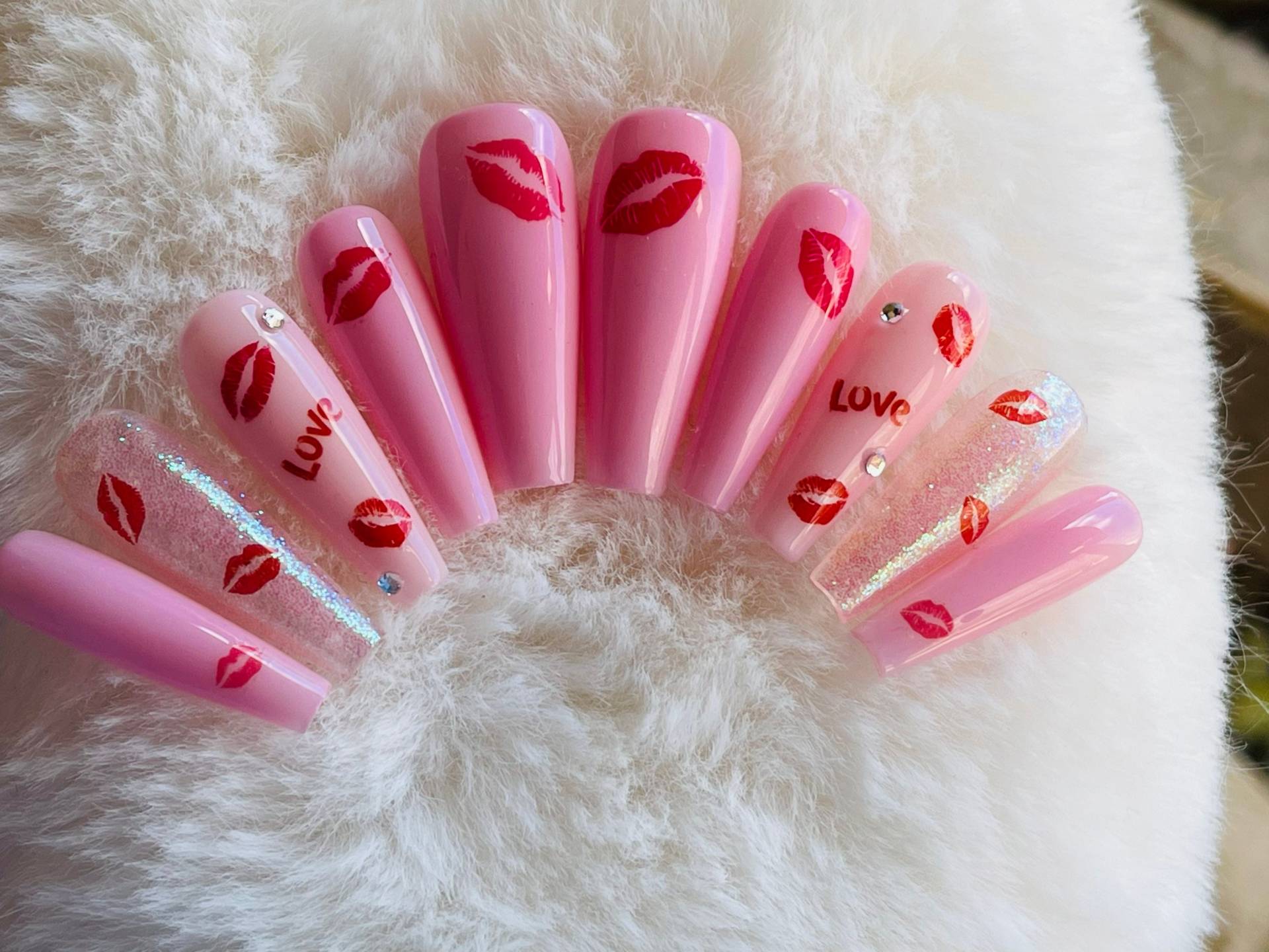 Pinke Küsse Und Brillanten Pinke Küsse Und Brillanten von VivsnailsByVivian