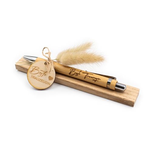 VmG-Store Holz Kugelschreiber als Geschenkidee zum Muttertag Mama Vatertag Geburtstag Papa Oma und Opa Arbeitskollege Freundin Freund (Ohne Wunschname, 19 Beste Trauzeugin) von VmG-Store