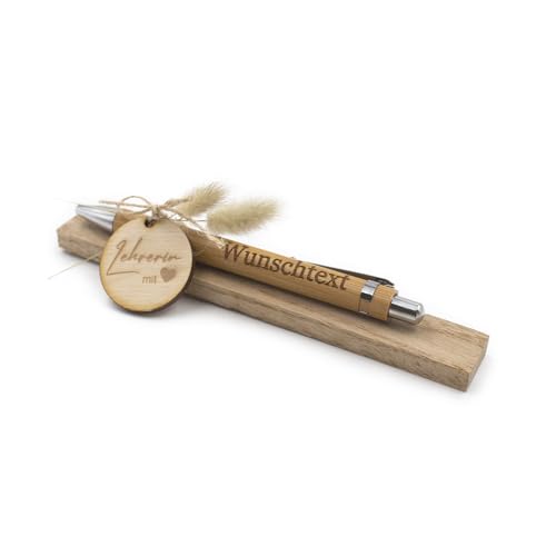 VmG-Store Holz Kugelschreiber mit Gravur Wunschname – personalisiertes Geschenk zum Muttertag Vatertag Geburtstag für Mama Papa Oma Opa Freundin Freund (Mit Wunschname, 13 Lehrerin mit Herz) von VmG-Store
