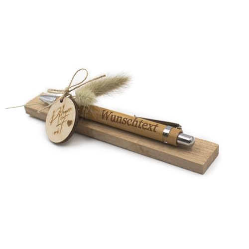 VmG-Store Holz Kugelschreiber mit Gravur Wunschname – personalisiertes Geschenk zum Muttertag Vatertag Geburtstag für Mama Papa Oma Opa Freundin Freund (Mit Wunschname, 26 Pfleger mit Herz) von VmG-Store