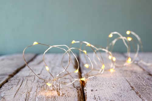 VoltShine LED-Lichterkette, warmweiß, 4,9 m, batteriebetrieben, perfekt zum Dekorieren von Innen- und Außenräumen von VoltShine