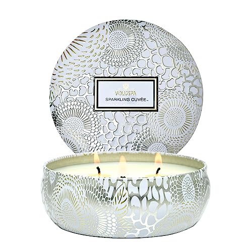 Voluspa Sparkling Cuvee, 3 Dochte, Dosenkerze, 340 ml, 40 Stunden Brenndauer, Kokoswachs für sauberes Brennen, handgefertigt in den USA Voluspa Sparkling Cuvee, 3 Dochte, Dosenkerze, 340 ml, 40 Stunden Brenndauer, Kokoswachs für sauberes Brennen, handgefertigt in den USA von Voluspa