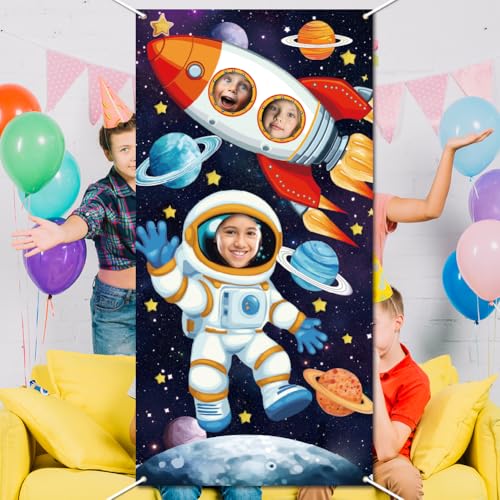 WADORN Türbanner Mit Weltraumfoto Großer Stoff Fotohintergrund Mit Astronautenrakete Weltraum Fotohintergrund Lustiges Gesicht In Einem Loch Foto Requisite Für Weltraum Geburtstagsdekoration 90x180cm WADORN Türbanner Mit Weltraumfoto Großer Stoff Fotohintergrund Mit Astronautenrakete Weltraum Fotohintergrund Lustiges Gesicht In Einem Loch Foto Requisite Für Weltraum Geburtstagsdekoration 90x180cm von WADORN