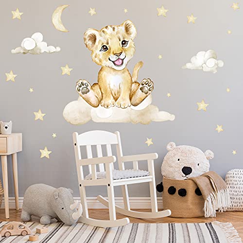 WANDKIND Löwe auf der Wolke V273 | handgezeichnet | AUFKLEBER Babyzimmer | Wandsticker Kinderzimmer mit Sternen Babylöwe Baby Safari (100 x 100 cm) von WANDKIND