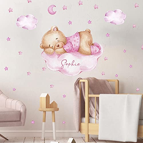 WANDKIND Bär auf der Wolke rosa Wunschname V362 Wandtattoo Kinderzimmer | handgezeichnet | AUFKLEBER Kindergarten | Wandsticker Babyzimmer, Kinderzimmer Bär, Mond, Sterne, Wolke (50 x 50 cm) von WANDKIND