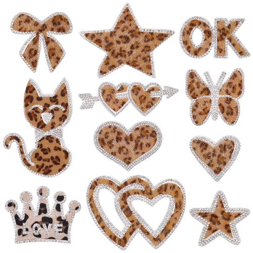 WEBEEDY 11 Stile Leoparden Strass Bügelflicken Herz Schleife Katze Bestickte Applikation Aufnähen von Applikationen Verzierungen Für Kleidung Tasche Kleid Telefon Dekor WEBEEDY 11 Stile Leoparden Strass Bügelflicken Herz Schleife Katze Bestickte Applikation Aufnähen von Applikationen Verzierungen Für Kleidung Tasche Kleid Telefon Dekor von WEBEEDY