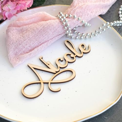 Personalisierte Hochzeits-Platzkarten, lasergeschnittene Holznamen, Namensschilder für Gäste, Tischdekoration, Tischkarten für Hochzeiten, Brautpartys, Sitzkarten Personalisierte Hochzeits-Platzkarten, lasergeschnittene Holznamen, Namensschilder für Gäste, Tischdekoration, Tischkarten für Hochzeiten, Brautpartys, Sitzkarten von WEIYOUDP