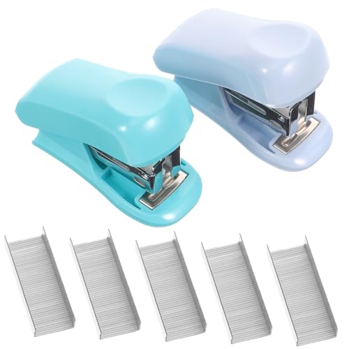 WEKADRIN 2 Sätze Kompaktes Mini heftgeräte in dezenten Farben Blau Grün Handliche Bürohefter für Schule und Büro Multifunktionale Tragbare Paper Stapler Einfache Anwendung Platzsparend WEKADRIN 2 Sätze Kompaktes Mini heftgeräte in dezenten Farben Blau Grün Handliche Bürohefter für Schule und Büro Multifunktionale Tragbare Paper Stapler Einfache Anwendung Platzsparend von WEKADRIN