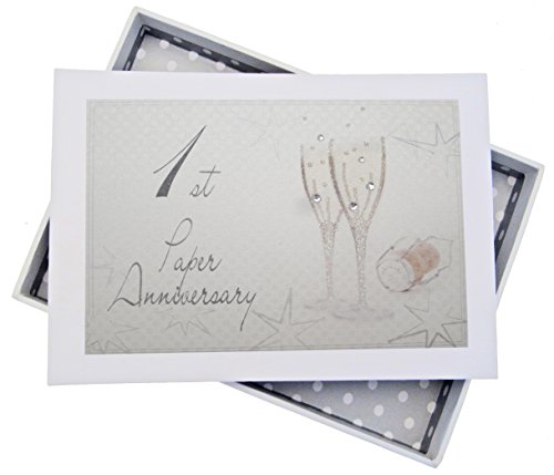 WHITE COTTON CARDS 1. Papierjubiläum, kleines Album, Champagnergläser, Holz, weiß, 12.5x17.5x2.5 cm von WHITE COTTON CARDS