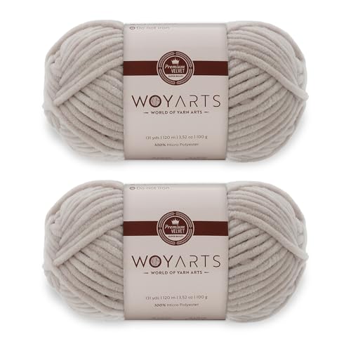 Woyarts Samtgarn – Super sperriges Chenille-Garn zum Häkeln und Stricken, 2er-Pack (2 x 100 g/2 x 120 m), butterweich, langlebig, kein Fusseln, perfekt für Babydecke, Amigurumi (C-Light Beige, 2 von WOYARTS