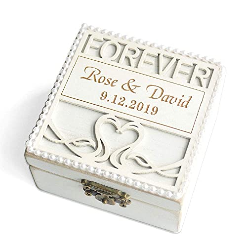 WOZUIMEI Kundenspezifische Ehering-Träger-Box Gravierte Holzringhalter-Vorschlag Ring-Ring-Verlobungsring-Kissen Remember Box Schmuckschatulle-Organizer WOZUIMEI Kundenspezifische Ehering-Träger-Box Gravierte Holzringhalter-Vorschlag Ring-Ring-Verlobungsring-Kissen Remember Box Schmuckschatulle-Organizer von WOZUIMEI