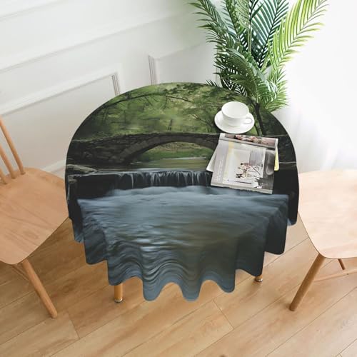 WZYWHJ Runde dekorative Tischdecke mit Brücke über dem Fluss, 152,4 cm, kann gewaschen und wiederverwendet werden für einen runden Esstisch WZYWHJ Runde dekorative Tischdecke mit Brücke über dem Fluss, 152,4 cm, kann gewaschen und wiederverwendet werden für einen runden Esstisch von WZYWHJ