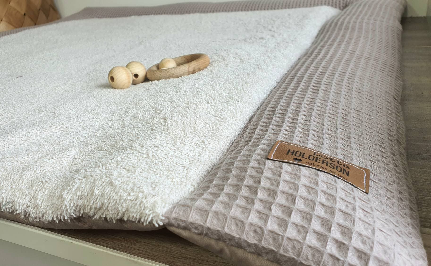 Wickelauflage Wickeltischauflage Wickelunterlage Waffelpique Frottee Taupe Beige Wickelauflage Wickeltischauflage Wickelunterlage Waffelpique Frottee Taupe Beige von WaffelLiebe