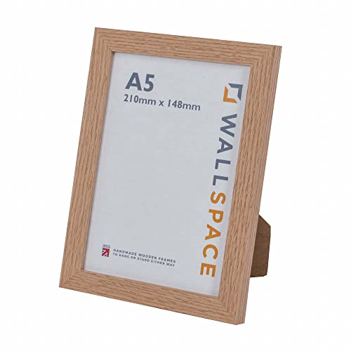 Wall Space A5 Eichenrahmen | Natürliche helle Eiche Bilderrahmen A5 | Echte massive Eiche Bilderrahmen | A5 Eiche Bilderrahmen | Alle Holz-A5-Bilderrahmen sind aus massivem Holz und haben echtes Glas Wall Space A5 Eichenrahmen | Natürliche helle Eiche Bilderrahmen A5 | Echte massive Eiche Bilderrahmen | A5 Eiche Bilderrahmen | Alle Holz-A5-Bilderrahmen sind aus massivem Holz und haben echtes Glas von Wall Space