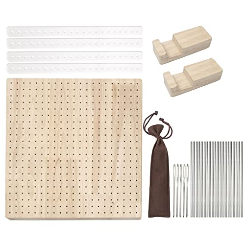 Wdbild Handgefertigte Hölzerne Blockierungsbretthäkeln Crafting Zubehör Mit Kleinen Löchern Zum Stricken Von Häkelquadrat Wdbild Handgefertigte Hölzerne Blockierungsbretthäkeln Crafting Zubehör Mit Kleinen Löchern Zum Stricken Von Häkelquadrat von Wdbild