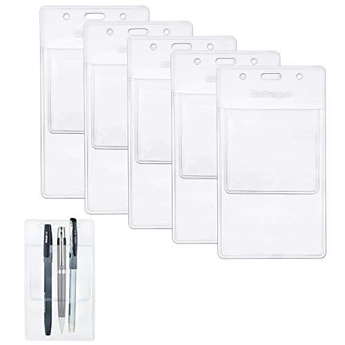 Wisdompro® Transparenter strapazierfähiger Taschenschutz – Mehrzweck; hält Stifte, Zeiger, Karten und Notizen. Oberseite ist vorgeschlitzt für Schlüsselband und hat Löcher für Namensschilder. 5-teilig farblos von Wisdompro