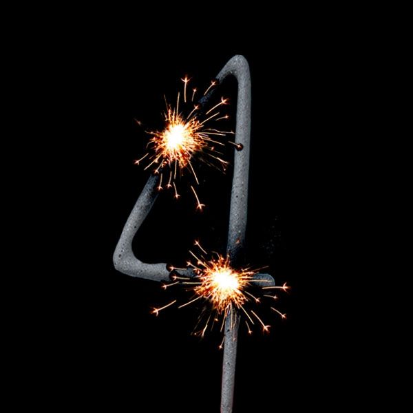 Wunderkerze Zahl 4, Dekoration zum 4. od. 40.Geburtstag, 18cm, 1 Stk Wunderkerze Zahl 4, Dekoration zum 4. od. 40.Geburtstag, 18cm, 1 Stk von Wondercandle