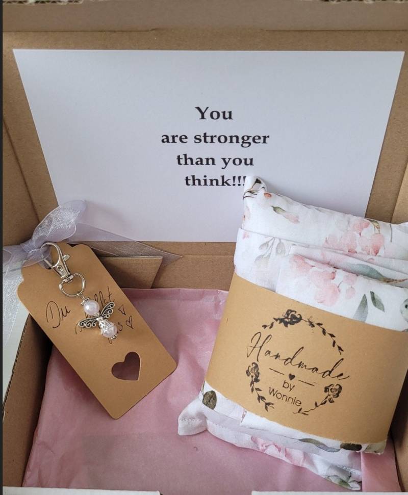 Geschenkset Portkissen Mit Schlüsselanhänger/Geschenkset/Autogurtkissen Und Bh -Portkissen von WonniesGeschenke