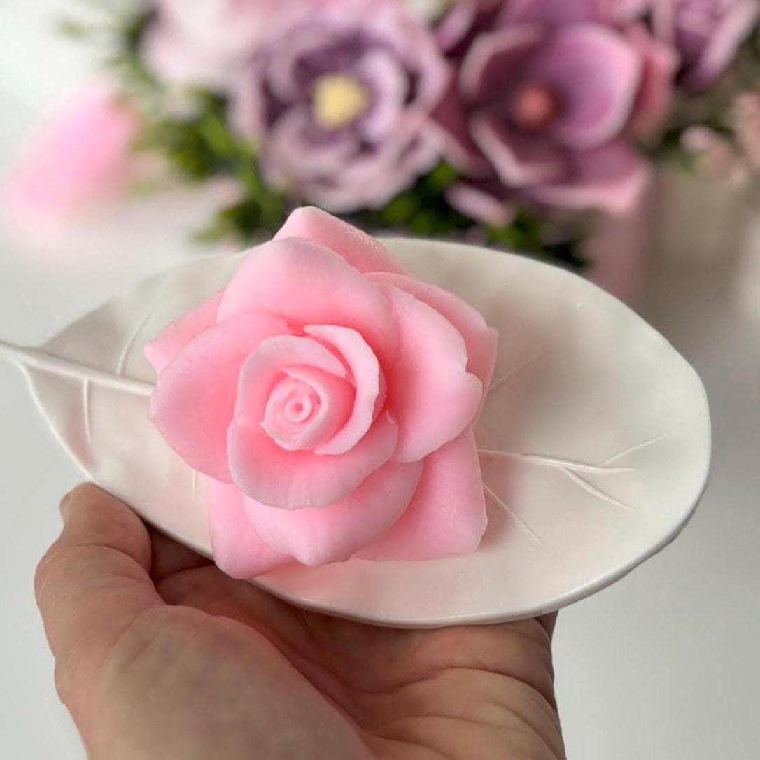 Elegantes Gastgeschenk - Duftende Rose Aus Naturseife von WunderBlumenBoutique