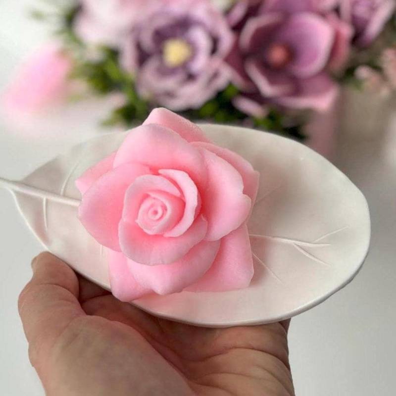Elegantes Gastgeschenk - Duftende Rose Aus Naturseife von WunderBlumenBoutique