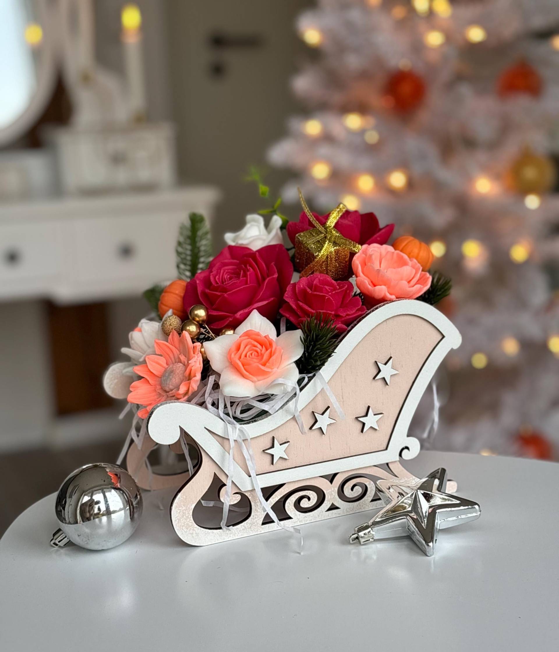 Handgemachtes Seifenblumen-Bouquet Im Weihnachtsschlitten - Weihnachtsgeschenk Für Frauen, Seifenrosen, Weihnachtsdeko Den Tisch Handgemachtes Seifenblumen-Bouquet Im Weihnachtsschlitten - Weihnachtsgeschenk Für Frauen, Seifenrosen, Weihnachtsdeko Den Tisch von WunderBlumenBoutique