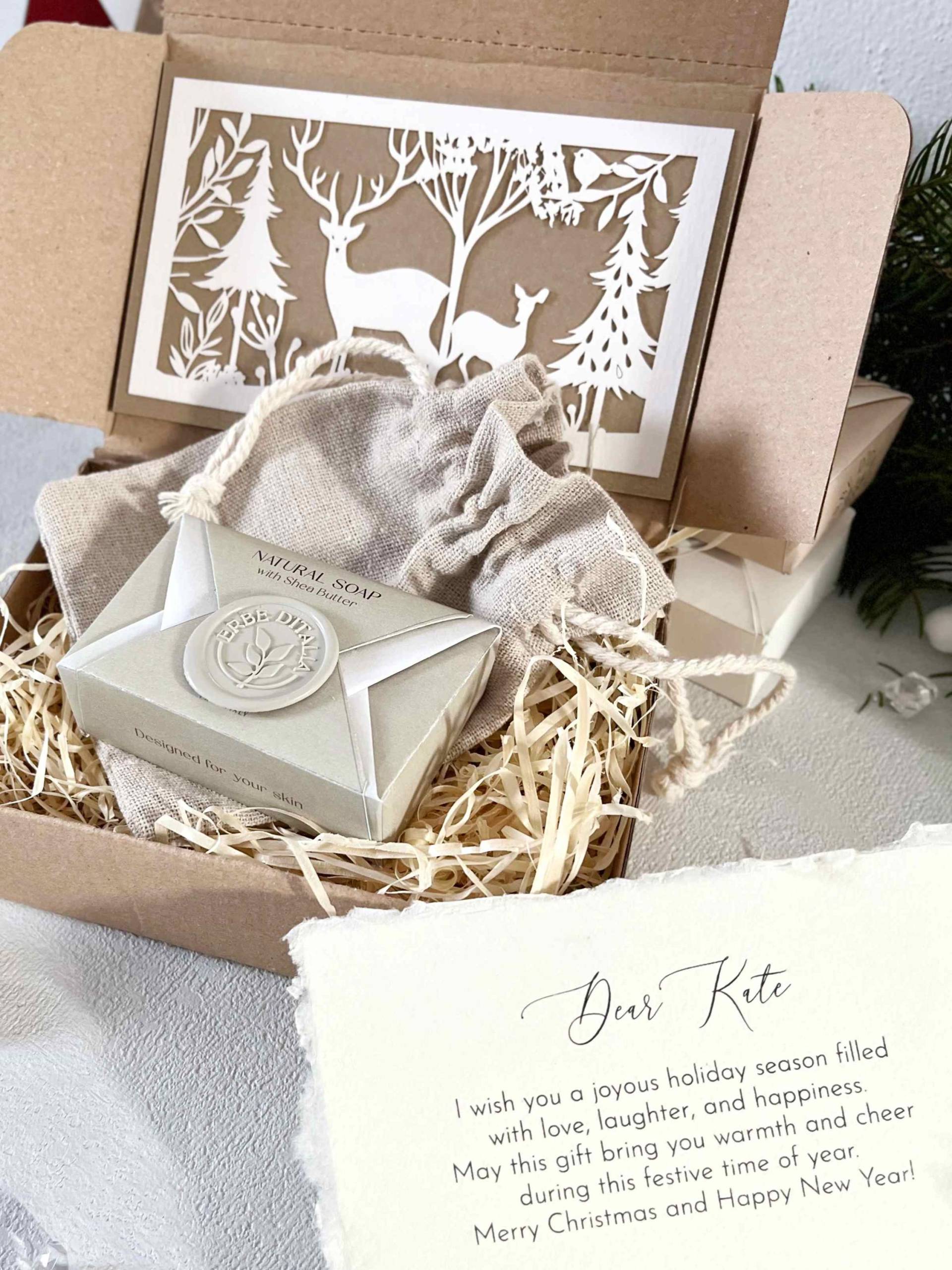 Bio Spa Seifen Geschenkset | Weihnachtsseifen Geschenkbox Individuelle Karte Hautpflege Aus Rein Natürlichen Inhaltsstoffen Bio Spa Seifen Geschenkset | Weihnachtsseifen Geschenkbox Individuelle Karte Hautpflege Aus Rein Natürlichen Inhaltsstoffen von WunderholzShop