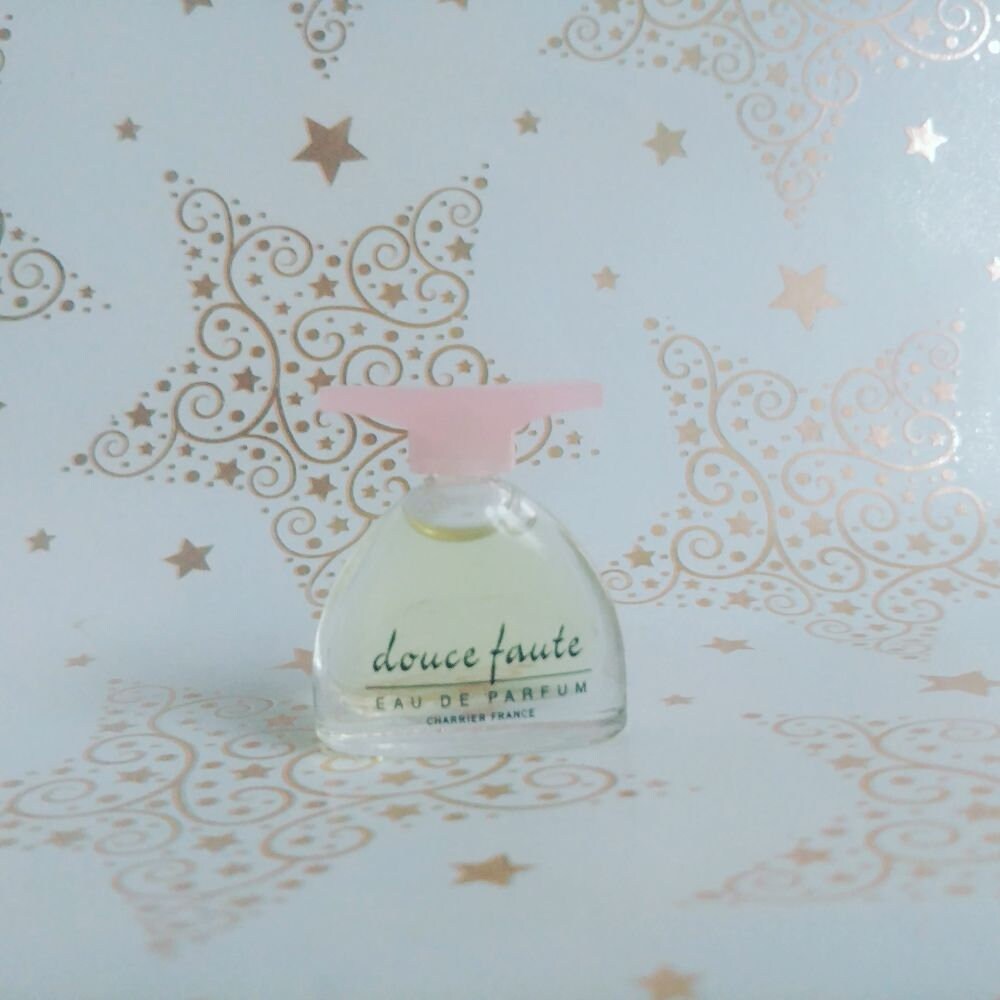 Miniatur Douce Faute Von Charrier, 4 Ml Eau De Parfum, 1964 Miniatur Douce Faute Von Charrier, 4 Ml Eau De Parfum, 1964 von Xoxiane