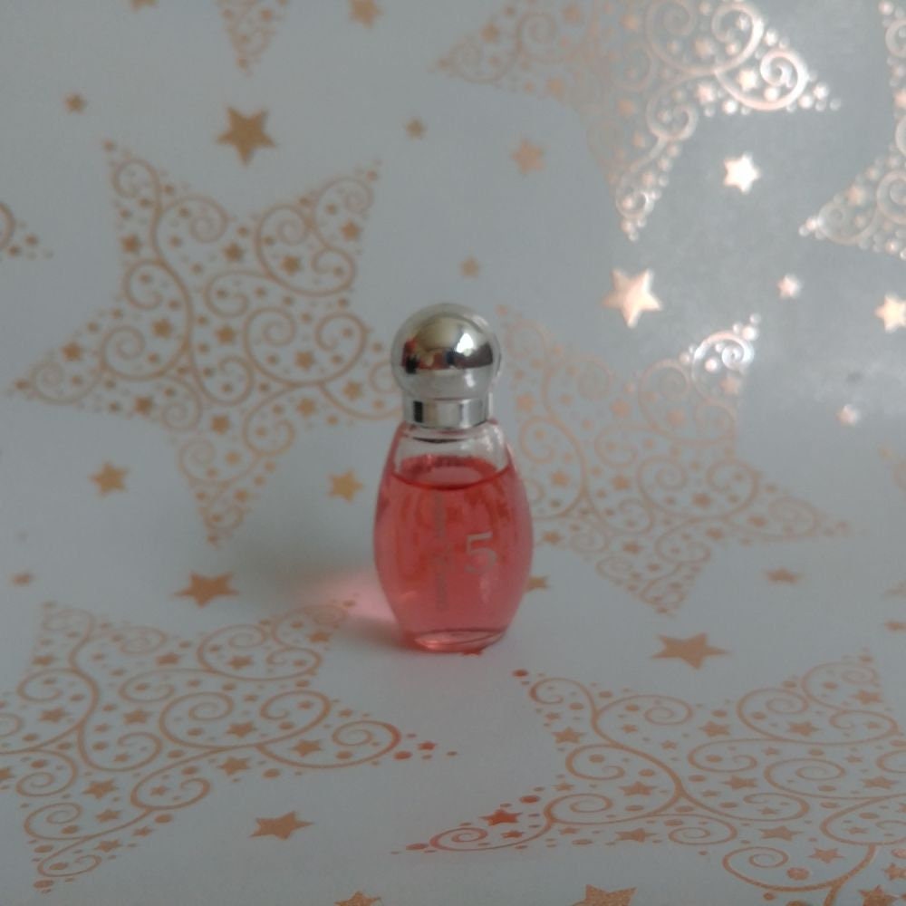 Miniatur Lucky Numbers 5 Von Chiara Ambra, 6 Ml Eau De Parfum Miniatur Lucky Numbers 5 Von Chiara Ambra, 6 Ml Eau De Parfum von Xoxiane
