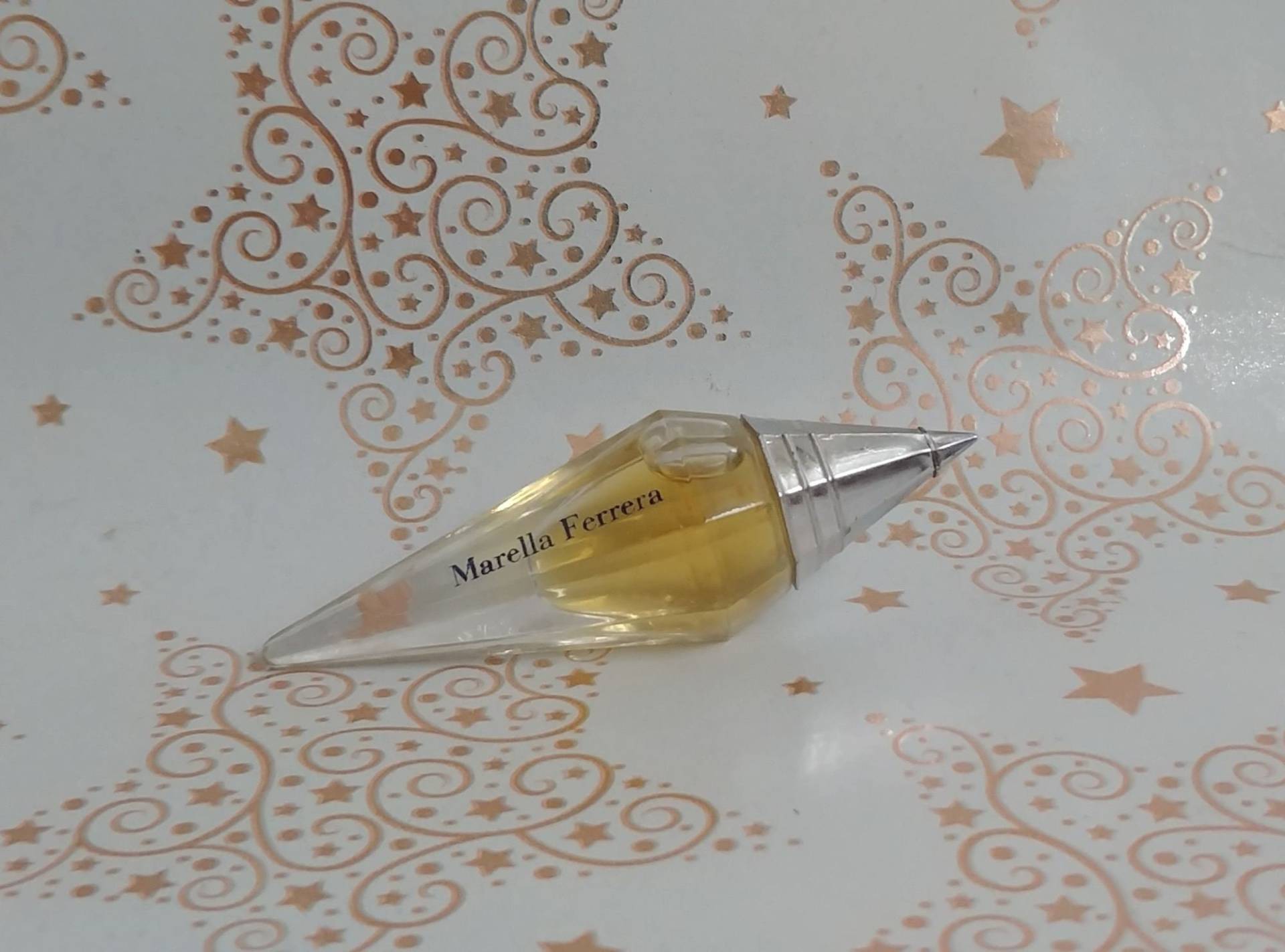 Miniatur Mf Von Marella Ferrera, 4 Ml Eau De Parfum, 1996 Miniatur Mf Von Marella Ferrera, 4 Ml Eau De Parfum, 1996 von Xoxiane