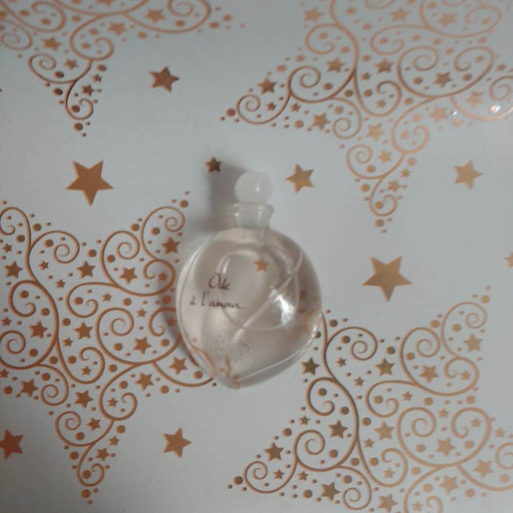 Miniatur Ode A L'amour Von Yves Rocher, 5 Ml Eau De Toilette, 2001 Miniatur Ode A L'amour Von Yves Rocher, 5 Ml Eau De Toilette, 2001 von Xoxiane